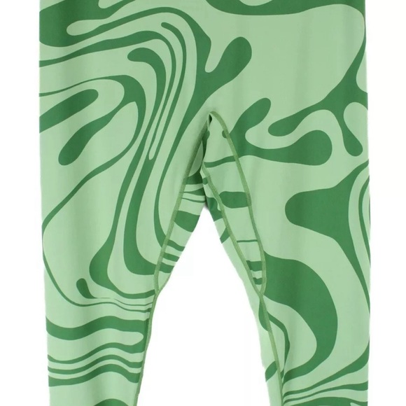 Balance Athletica Vitality X Cosmopolitan pant in botanical green - Picture 2 of 6